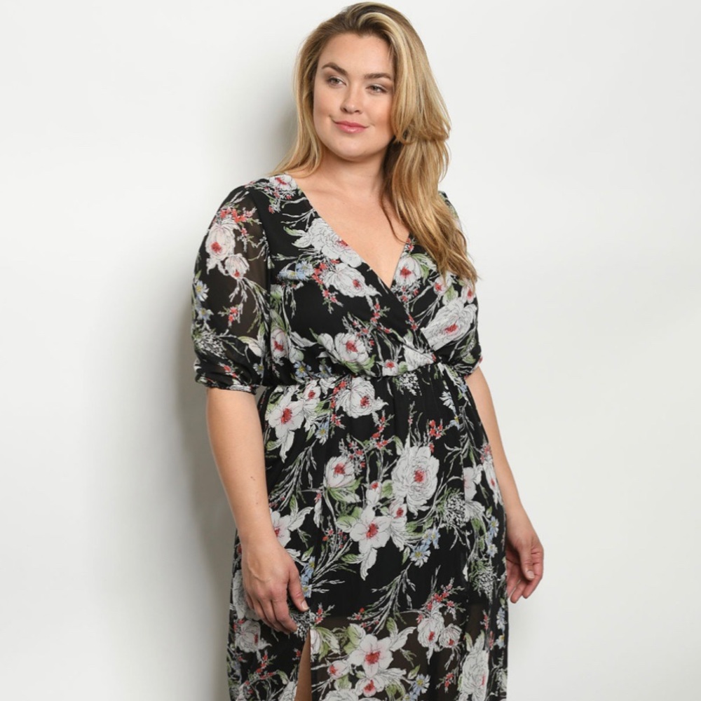 NWOT Plus Size Black Floral Dress 1/2 Sleeve